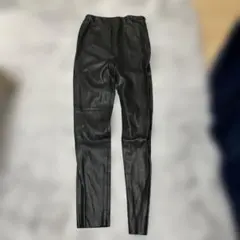 ブラック 合成皮革 パンツ Sサイズ