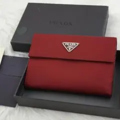 ほぼ未使用品　箱付き　PRADA プラダ　三つ折り財布　ナイロン　三角プレート