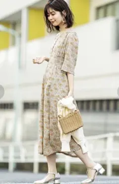 ナチュラルクチュール　レトロ小花ワンピース