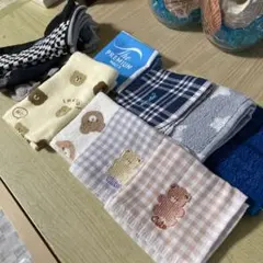 クマのイラスト 他タオルハンカチ 7枚セット、靴下男子用25〜27㌢3足