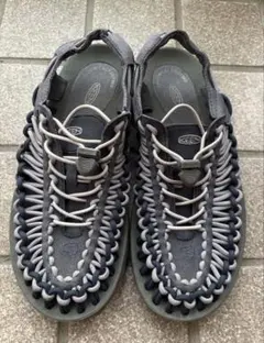 KEEN UNEEK サンダル2６cm