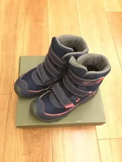 【オススメ美品】KEEN スノーブーツ22.5cm