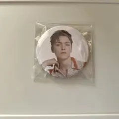 SEVENTEEN セブチカフェ 2022 缶バッジ バーノン VERNON