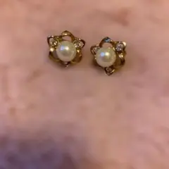 パールのついたピアス　ピアスの部分の種類やサイズなど不明　自宅保管品