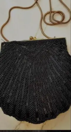 Valerie Stevens（ヴァレリー・スティーブンス）ビーズがま口バッグ