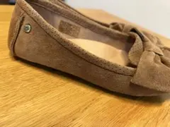 UGG ブラウン リボン付きモカシン
