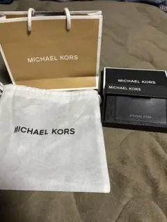 MICHAEL KORS ブラック カードパスケースジップウォレット小銭入れ
