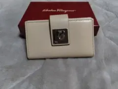 Salvatore Ferragamo ベージュキーケース
