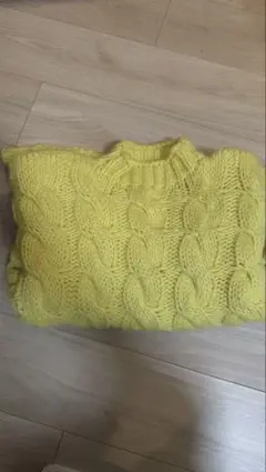 川人未帆着用　ZARA イエロー ケーブルニットセーター