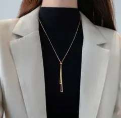 ロングネックレス ラリエット トライアングルモチーフ ゴールド