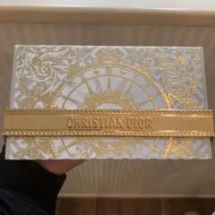 Diorエクラン クチュール マルチユース パレット クリスマスコフレ