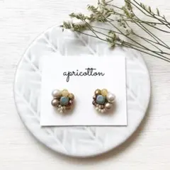 【再販】No.69 チェコビーズとコットンパールのビーズ刺繍ピアスorイヤリング