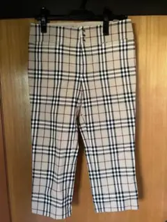 バーバリーブルーレーベル　膝丈パンツ