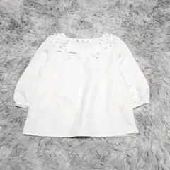 トッコクローゼット　フラワーモチーフ付きブラウス　七分袖　ホワイト　Ｍ　入学式