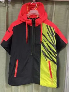 Nike ナイキ　フード付きウィンドブレーカー 黒/赤/黄緑　サイズM ハーフ