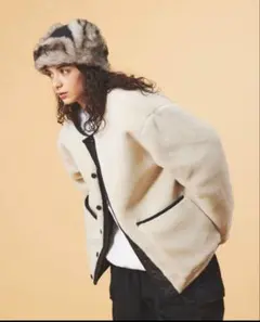 »TAION リバーシブルクルーネックダウンジャケット