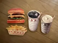 【日本未発売】In-N-Out Burger マグネット4点セット★未開封・新品のサムネイル