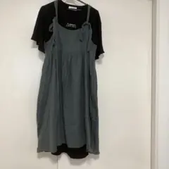 リベット&サージ　カーキ色のエプロン付き黒のワンピース　free sizeのサムネイル