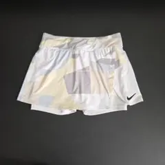 Nike DRI-FIT テニススコートM白系幾何学模様のサムネイル