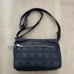 ビサイユbeside-u キルティングショルダーバッグ 黒