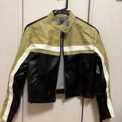 オリーブグリーンと黒のレザージャケット