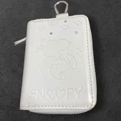 スヌーピー 　エンボス加工ダブル スマートキーケース 　白　車　カー用品