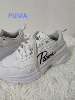 PUMA 厚底スニーカー ホワイトのサムネイル