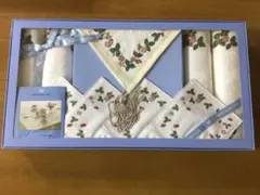 『新品未使用』WEDGWOOD ティーマットセット ストロベリー刺繍