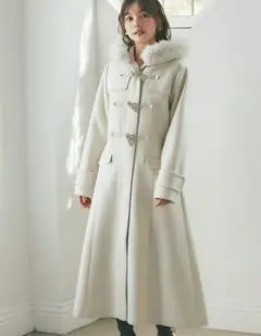 取り外し可能なファー付きフィット＆フレアシルエットダッフルコート　ベージュ