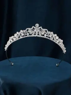 エレガントシルバークリスタルティアラ