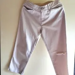 ベージュ クロップドパンツ