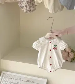 チェリー刺繍ロンパース