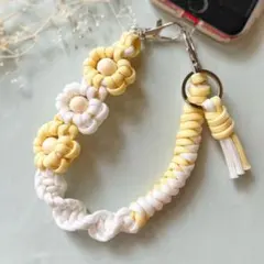 【ハンドメイド】パラコード お花のハンドストラップ｜スマホストラップ イエロー白