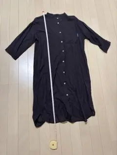 黒の七分袖シャツワンピース