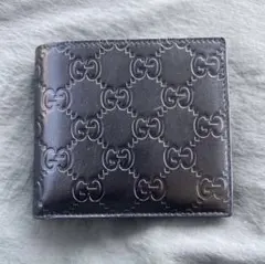 GUCCI ブラックレザー 二つ折り財布