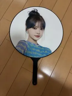 2025年最新】LE SSERAFIM うちわ ウンチェの人気アイテム - メルカリ