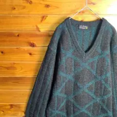 ニット　セーター　マルチカラー　Ⅴネック　幾何学模様　ターコイズブルー　黒　Ⅿ