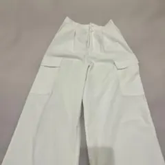 ホワイトカーゴパンツ