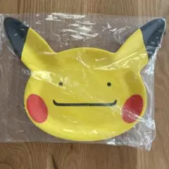ポケモンカフェ ピカチュウ　プレート メタモンへんしんチュウ？　約33cmのサムネイル