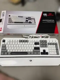 Redragon ANDROMEDA メカニカルゲーミングキーボードのサムネイル
