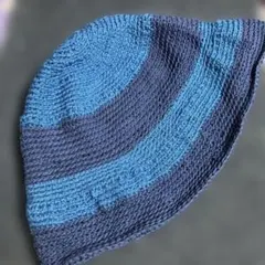 青と紺のストライプニットキャップ