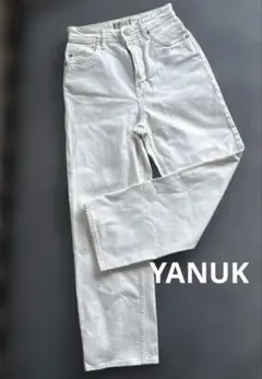YANUK Lea ホワイトデニムストレートパンツ - メルカリ