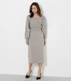 【美品】リエンダ　バックリボン　スクエアネックニットワンピース