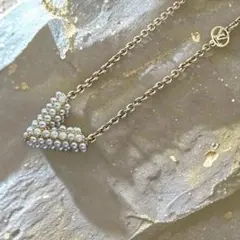 Louis Vuitton エセンシャルV パール ネックレスのサムネイル