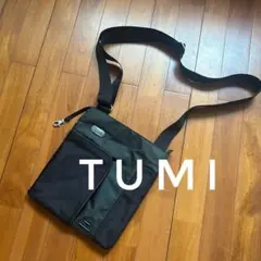 お値下げTUMI Ｔ-TECHショルダーバッグ ブラック&カーキカラーのサムネイル