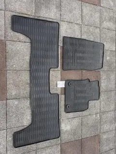 新車外し・美品】新型ハイラックスGR・フロアマット №436 - メルカリ