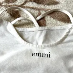 emmi ヨガウェア　トップス　ホワイトのサムネイル