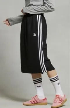 EXCLUSIVE adidas originals ベッケンバウアースカート黒