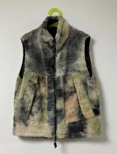 デニムダンガリー★130サイズ　迷彩柄ダウンベスト