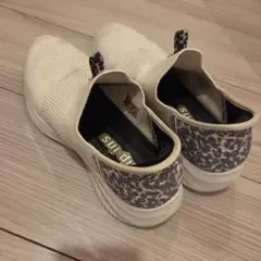 SKECHERS Slip-ins ホワイト レオパード柄　25センチ